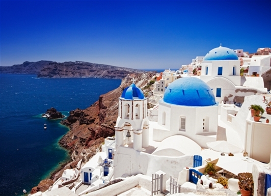 4 Amazing Places in Santorini With Views That Feel Like Out of This World!