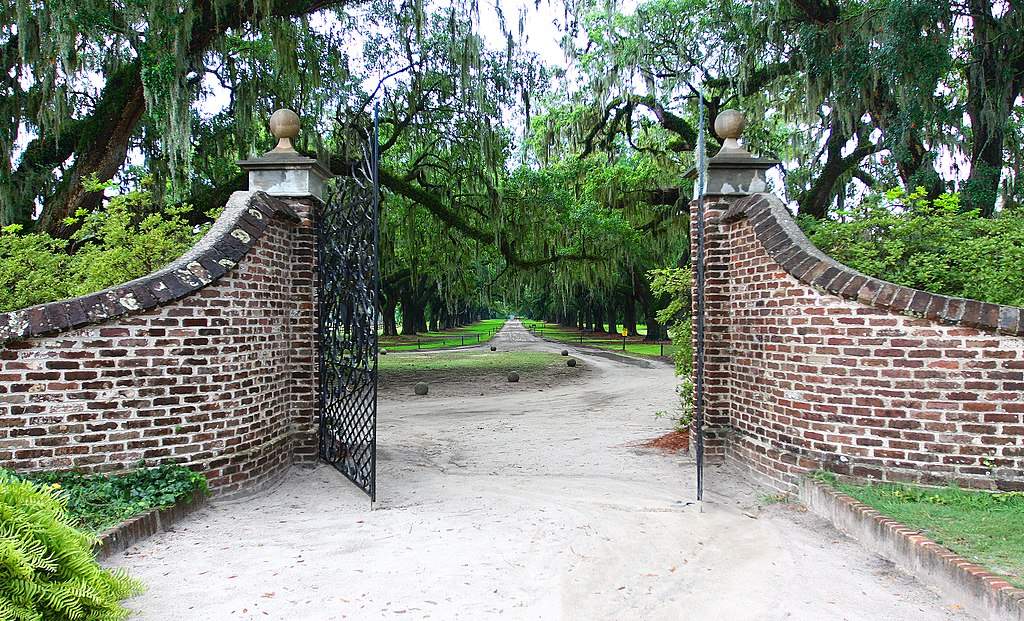 10 Must-Visit Plantations in Charleston, SC for History Lovers