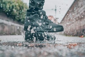 Women’s Waterproof Footwear Guide: From Street Style to Summit Trails